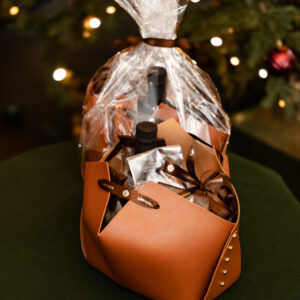 Lawrence Corbeille gourmande en cuir Dattes et chocolat Noel 2025