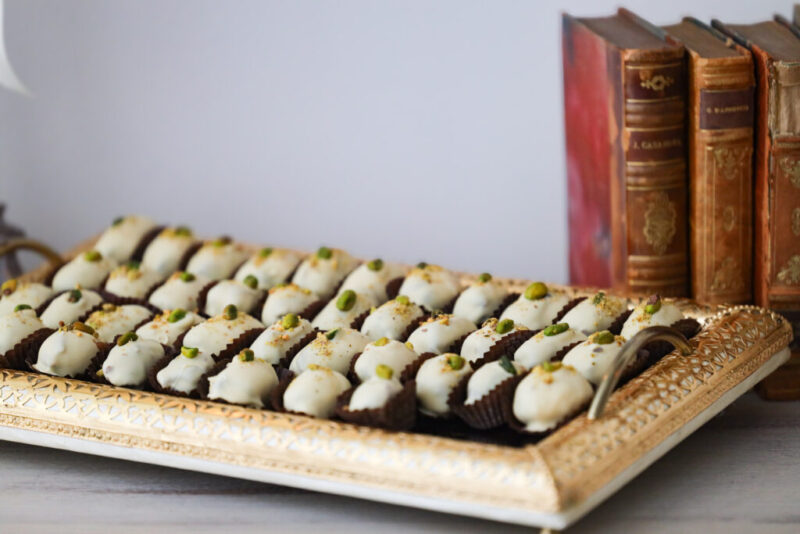 Dattes fourrées et chocolatées en vrac – Image 2