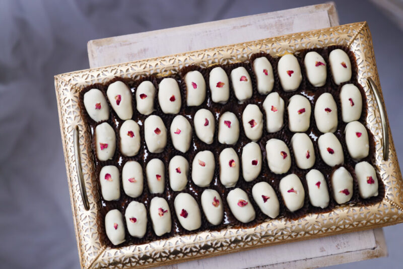 Dattes fourrées et chocolatées en vrac – Image 3