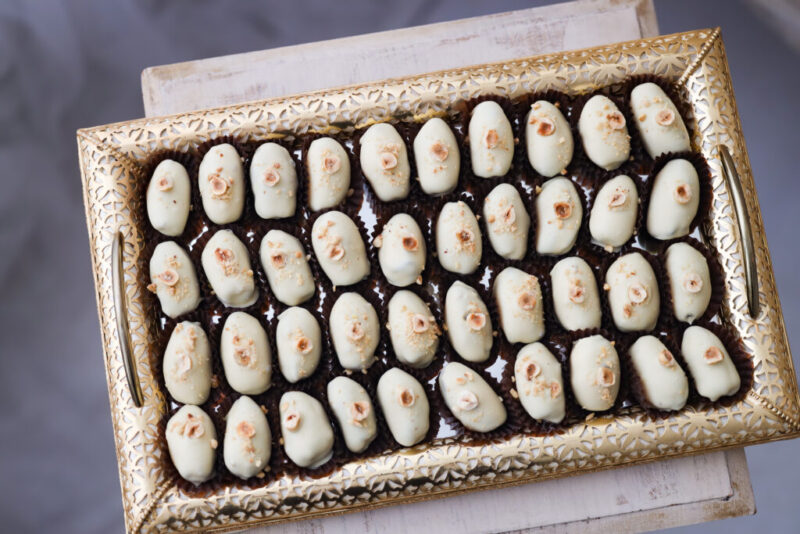 Dattes fourrées et chocolatées en vrac – Image 4