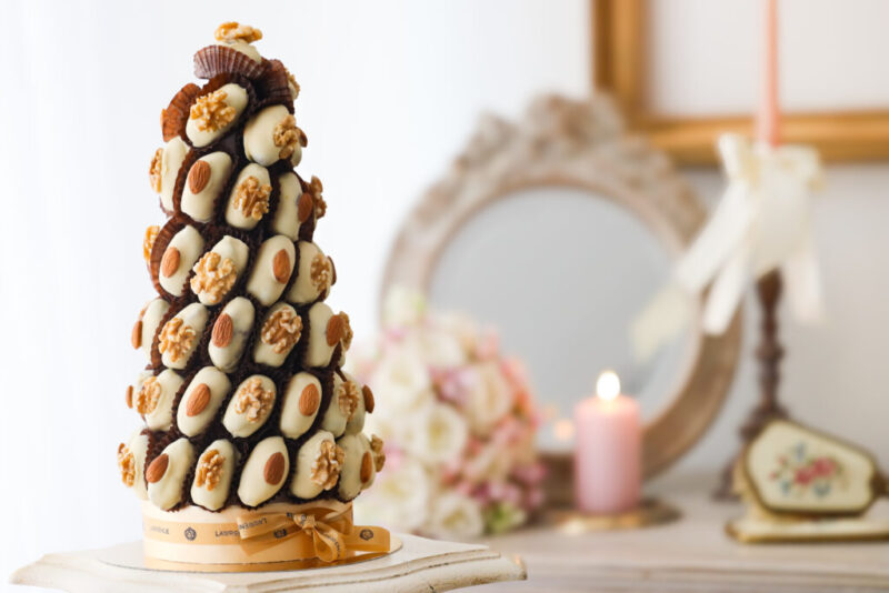 Tour de Dattes Chocolat Blanc Amandes Noix
